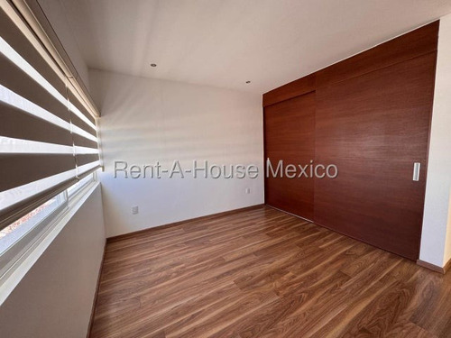 Zibatá. Venta - Casa En Esquina Con Estudio Y 3 Recámaras