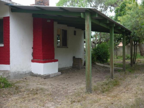 Casa A 200 M De La Playa Con Jardin Y Parrillero