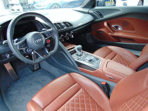 Imagen 8 de 12 de Audi R8 V10 2017 Quattro Gris