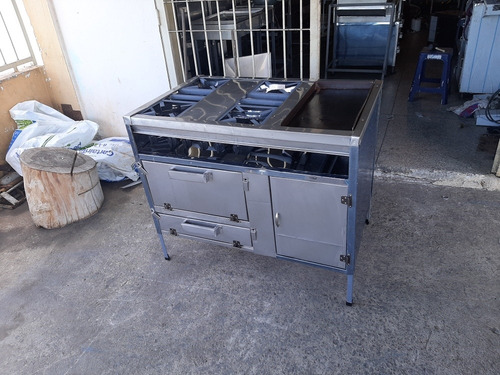 Cocina Industrial De 4 Hornilla Plancha Y Horno