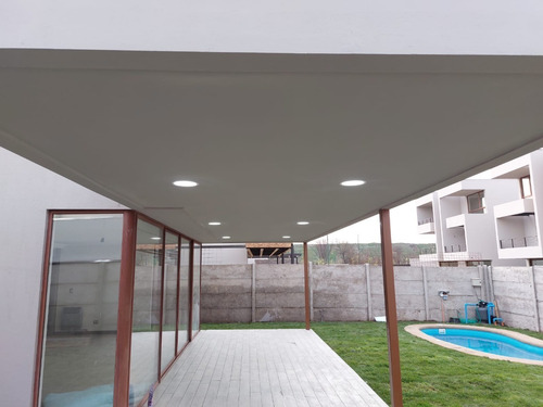 Casa Nueva, Con Piscina, Terraza, Gran Loggia Y Panel Solar
