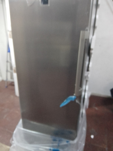 Freezer Ariston Vertical Monopuerta Ua8 F1d X Ag 291lts Gris Oscuro (Reacondicionado)