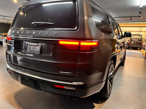 Jeep Wagoneer 2023