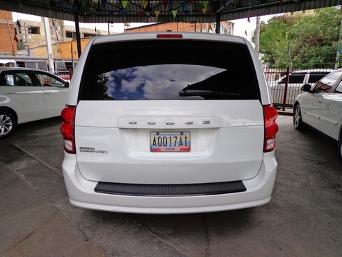 Imagen 5 de 12 de Dodge Grand Caravan 2015 V6 Automático