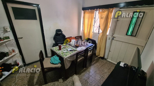 Casa 3 Amb En Amplio Lote Propio De 300m²