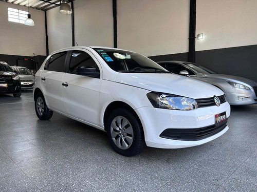 Imagen 3 de 25 de Volkswagen Gol Trend 2014 1.6 Pack I 101cv
