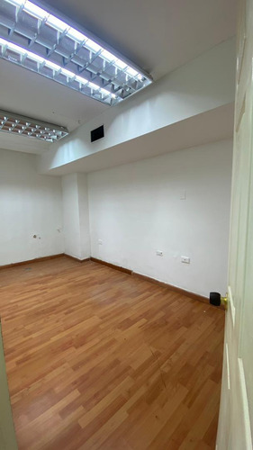 Imagen 13 de 19 de Venta De 12 Locales Comerciales, Sector Barrio Obrero. Adlz