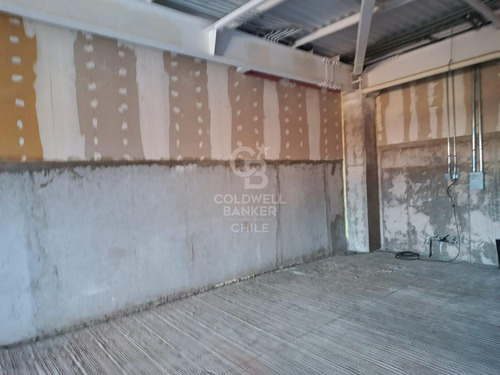Amplio Local Comercial En Stripcenter