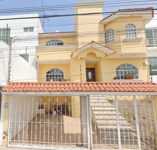Casa En Venta En Col. Tejeda, Queretaro