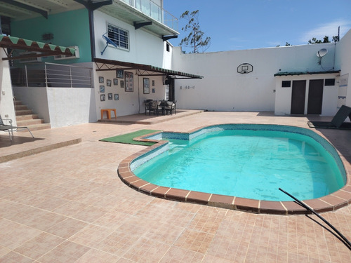 Moderna Casa En El Manzano, Emss
