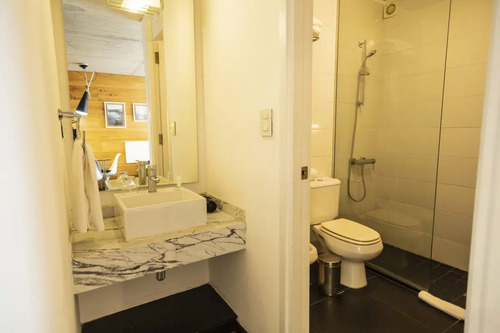 Unidad De 1 Dormitorio En Condo Hotel Costa Colonia Frente Al Río De La Plata. Ideal Para Combinar Uso Propio Y Obtener Una Reta.