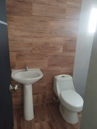 Imagen 11 de 14 de 164349 Carmen María González Vende Apartamento A Estrenar, Pozo Y 100% Planta En Las Chimeneas (0412-4359728)