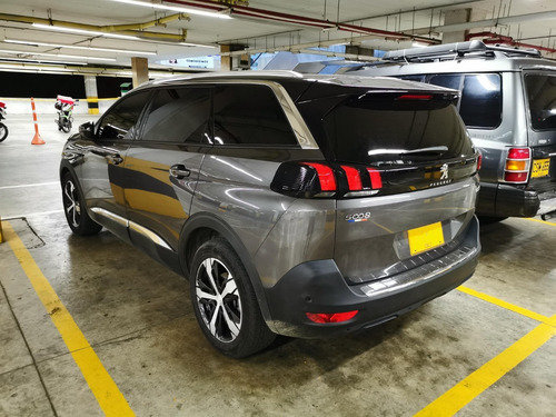 Peugeot 5008 Allure 1.6 Turbo 2021 7 Pasajeros