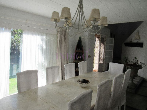 Casa En La Barra En Venta Y Alquiler 5 Dormitorios .- Ref: 145