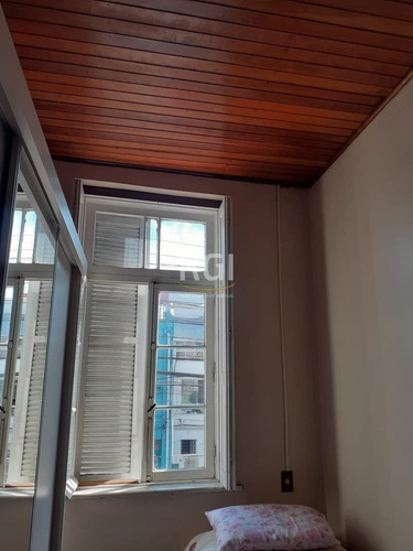 Casa Em Cidade Baixa Com 4 Dormitórios - Pj5578