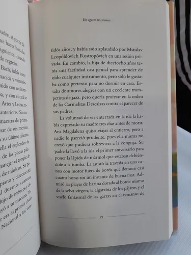 En Agosto Nos Vemos - Original Tapa Dura