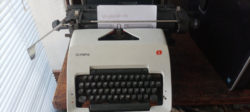 Máquina De Escribir Olympia Sg-3