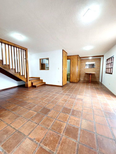 En Venta: Townhouse Urb. Club De Campo, San Antonio De Los Altos