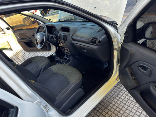 Renault Clio 1.2 Mio Confort Plus Abs Abcp