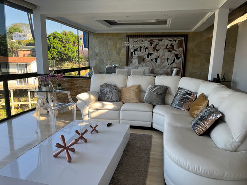 Estupenda Casa Moderna E Impecable En Colinas De La Lagunita