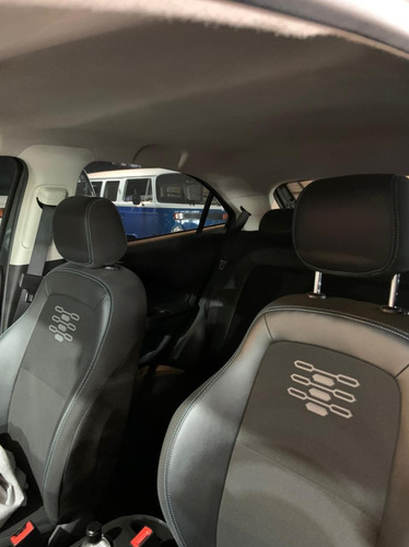 Imagem 4 de 8 de Chevrolet Onix Lt 2019 - São Paulo Motorsport
