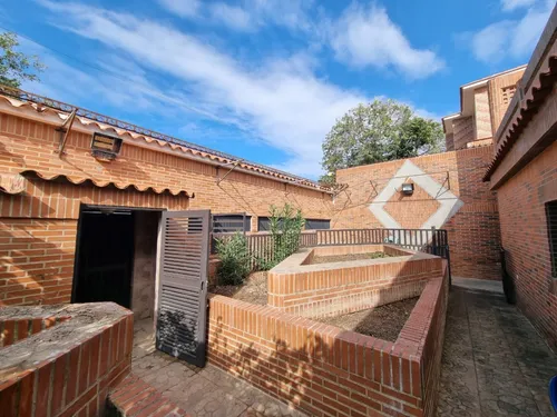 Casa De 3hab Y 5 Baños