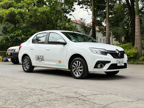 Renault Logan 1.6 Intens