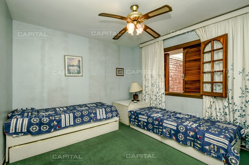 Imagen 11 de 15 de Venta De Apartamento Estilo Casa En Playa Mansa - Punta Del Este Mansa