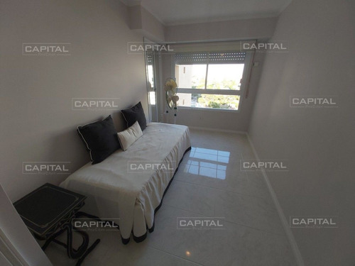 Imagen 23 de 29 de Venta De Apartamento Tres Dormitorios Sobre Playa Mansa En Inmejorable Ubicación - Punta Del Este Mansa
