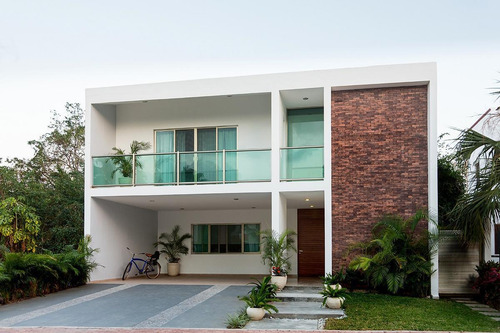 Casa En Venta En Privada Residencial En Playa Del Carmen (802)