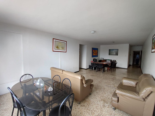 Michelle Vende Apartamento, Calle Las Flores Valencia Dra-wr