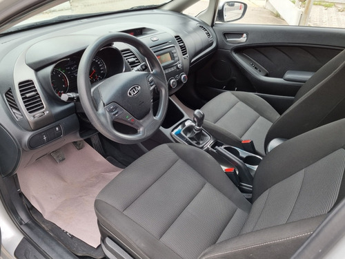 Imagen 10 de 13 de Kia Forte 2017 2.0 L Mt