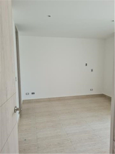 Imagen 3 de 29 de Venta De Hermoso Apartamento Para Estrenar En Riomar