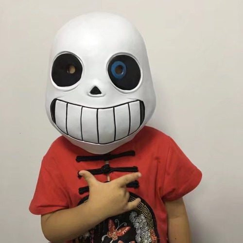 Sob A Lenda Máscara San De Olhos Azuis