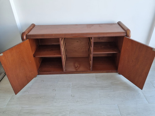 Mesa De Luz X 2 + Cómoda / Rack De Tv Marrón Oscuro (Usado)