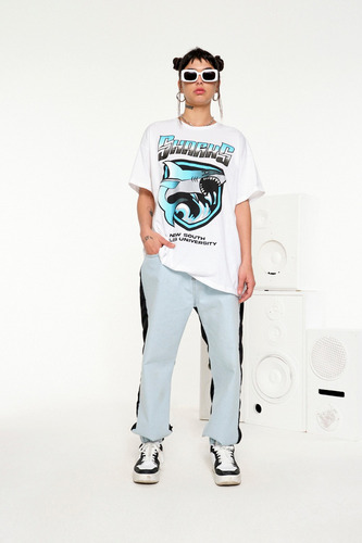 Imagen 2 de 5 de Remera Sharks K. Linea Mich Kogan Mujer 47 Street