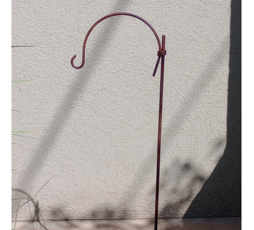 Imagen 3 de 4 de Pincho Tutor Hierro Oxido 1.20m C/ Gancho Fanal Farol