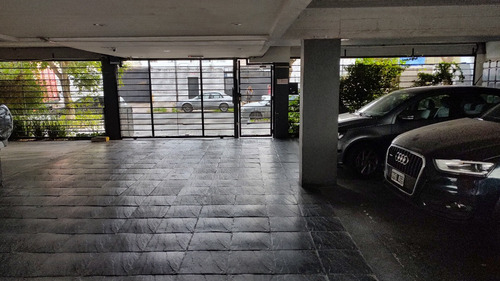 Imagen 4 de 4 de Cochera Cubierta Villa Urquiza. Amplia Apta Camioneta, Pb. Oferta