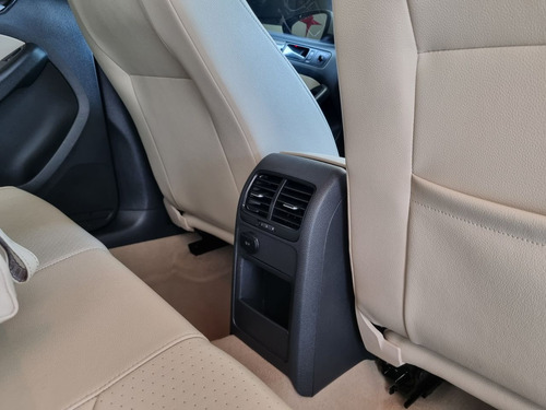 Volkswagen Jetta 2.0 4P TSI HIGHLINE 211 CV AUTOMÁTICO
