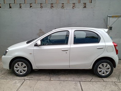 Toyota Etios Etios 1.3x Flex 4p Manual