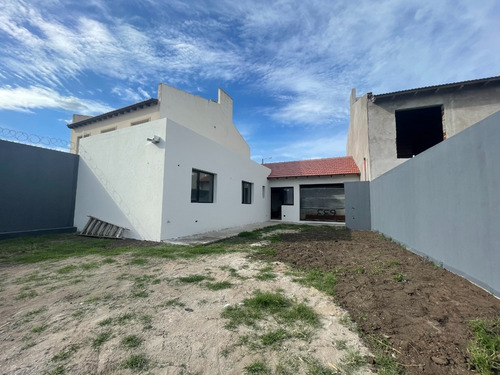 Imagen 3 de 7 de Casa A Estrenar - Barrio Mirage