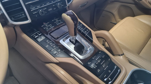 Imagen 13 de 15 de Porsche Cayenne 2015 4.8 Turbo Tiptronic At