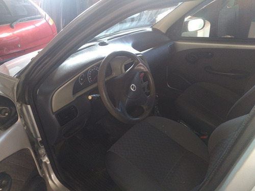 Imagem 1 de 9 de Fiat Palio 2005 1.0 Fire 5p