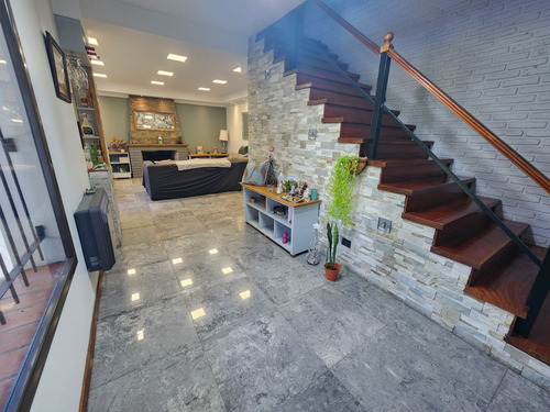 Oportunidad Casa Quinta En Venta Sobre Avenida Gaspar Campos