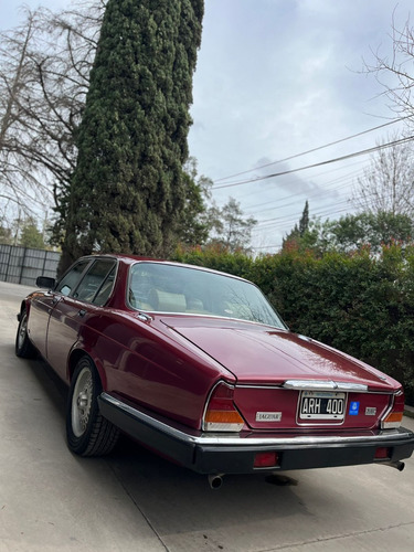 Jaguar Xj6
