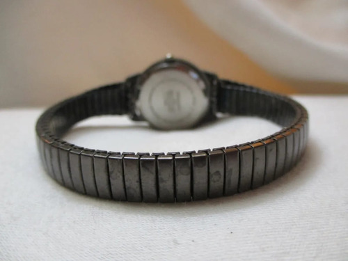 Reloj Para Dama Negro Con Correa Elástica (Usado)