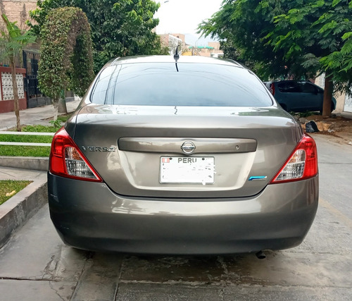 Nissan Versa Semi Full
