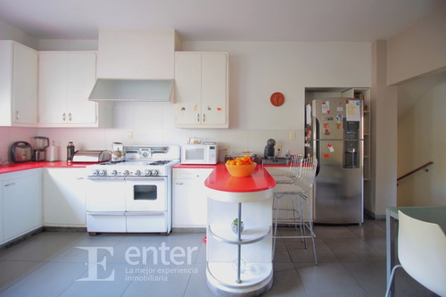 Imagen 9 de 25 de Divina - Gran Casa Con Hermoso Jardín- Zona Residencial De Parque Batlle - 4 Dormitorios / 3 Baños Construidos 224 M2 / Terreno 331 M2. Lugar Para Dos Vehículos.
