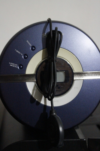 Imagen 2 de 2 de Cd Walkman D-ej100 Con Control A Pilas