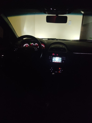 Imagen 10 de 15 de Fiat Punto 2016 1.6 Blackmotion